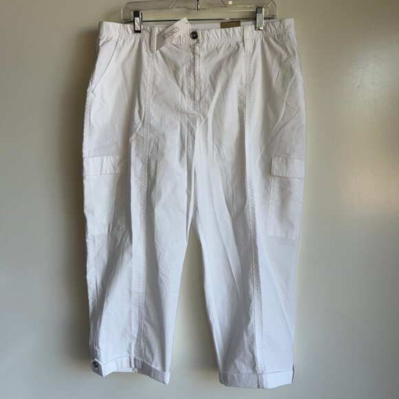 NWT CHICO'S Fitigues Cargo Capri Crop Pants Size 2 = Size 12 White - Picture 1 of 15